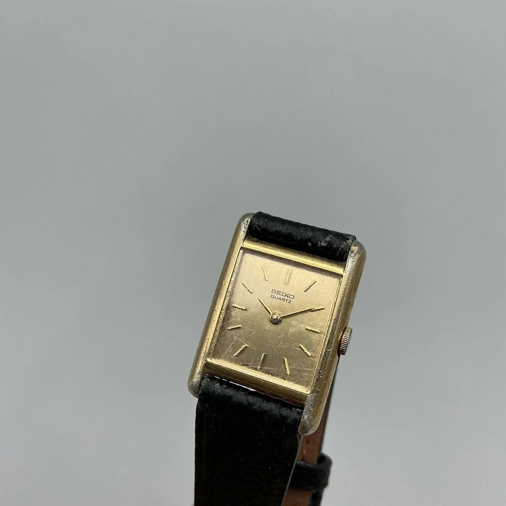 Vintage Seiko Womens Watch 17mm Gold Tone Black Leather 1400-5039 New Battery